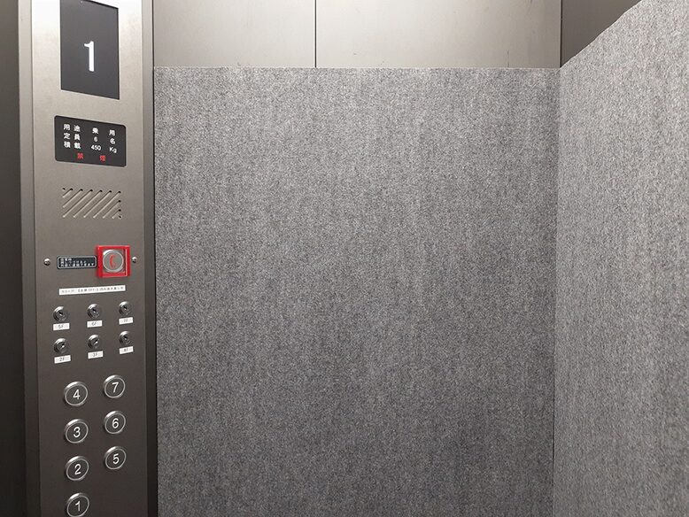 エレベーターかご内 保護シート貼付